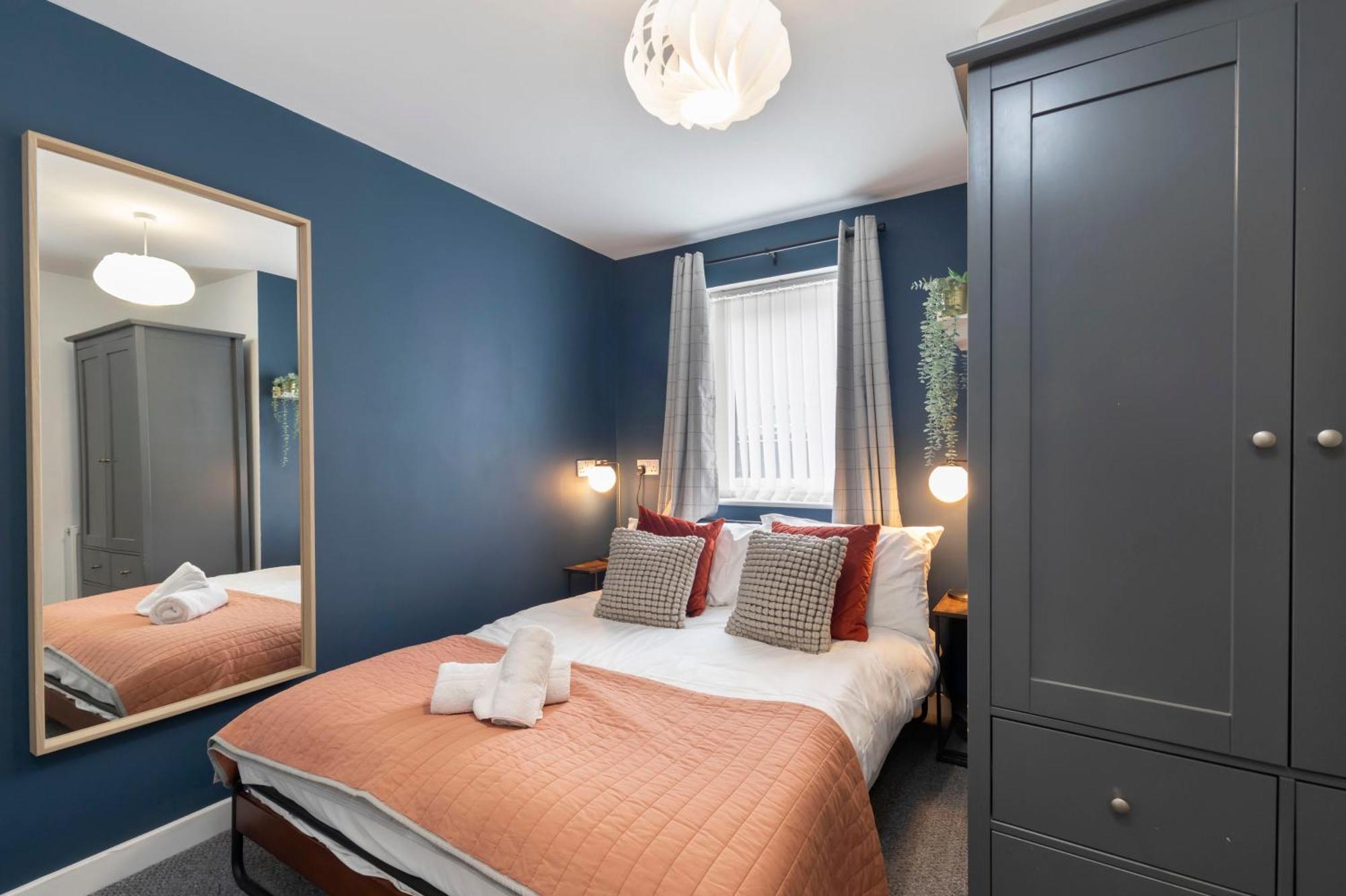 Holiday home Modern Four Bedroom Four Bathroom Cheltenham