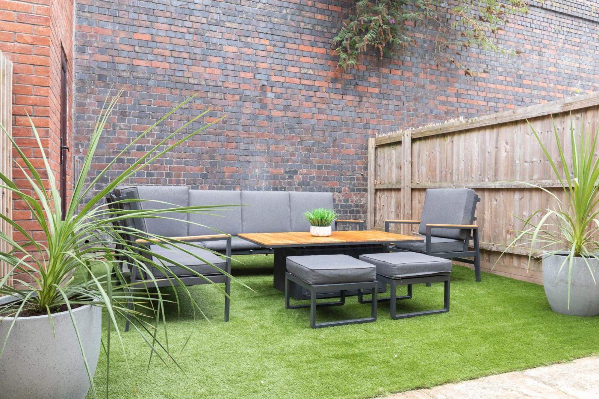 Holiday home Modern Four Bedroom Four Bathroom Cheltenham